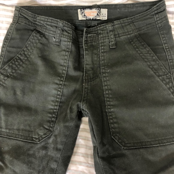 Boohoo US size 2 army green pants - Picture 2 of 4